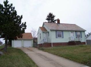 7137 Broadview Rd, Seven Hills, OH 44131