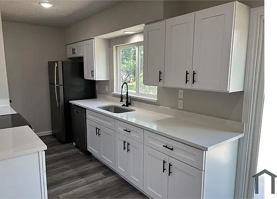 4 bed, 1362 sqft, $2,900 — Photo 3