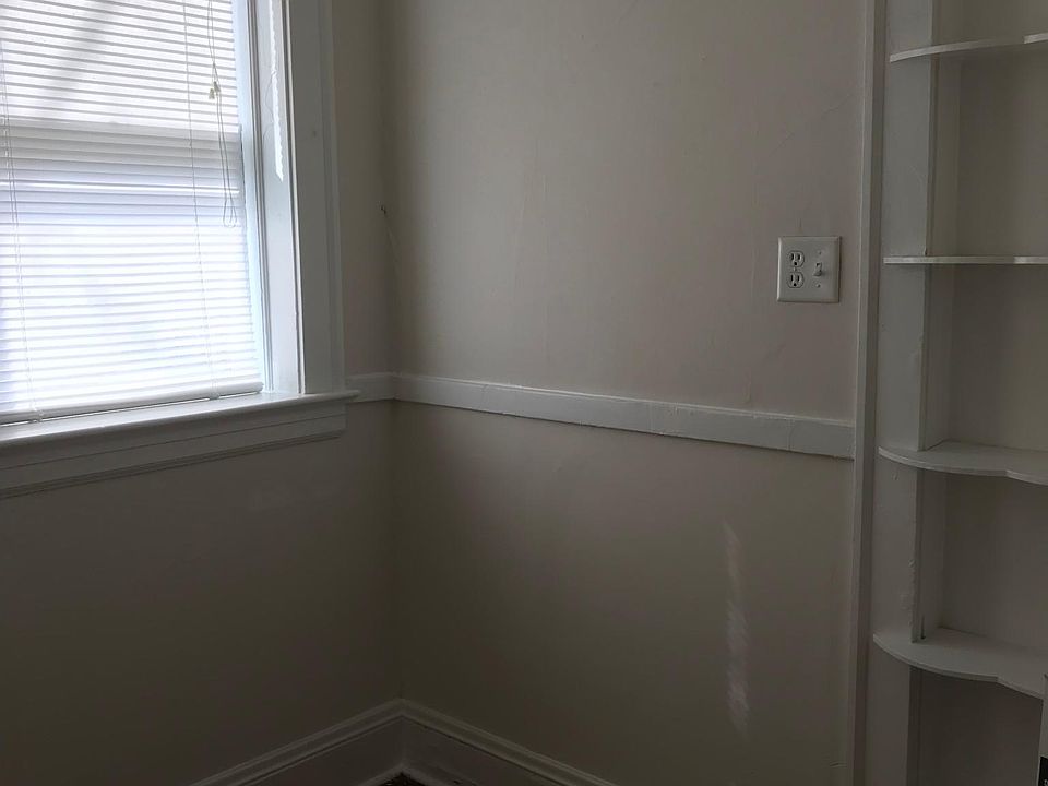 2nd image of 1418 W Clifton Blvd APT 16
