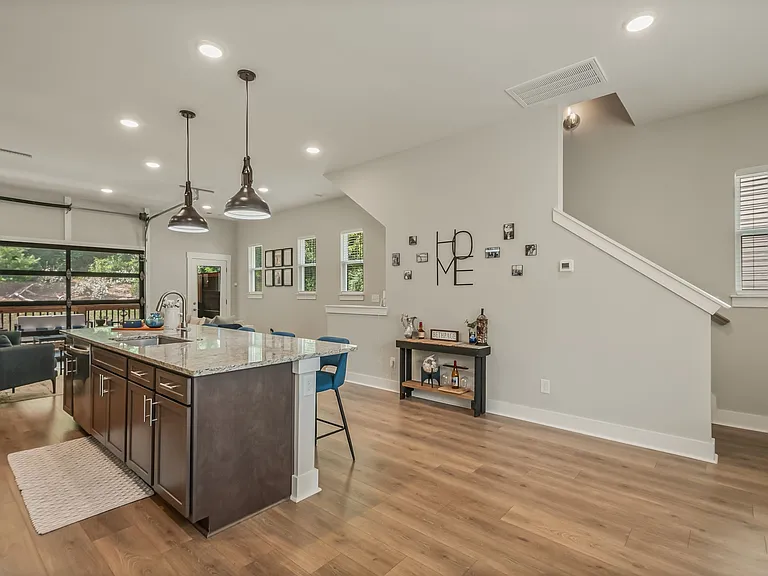 207 Stonecrest Cir — Photo 22