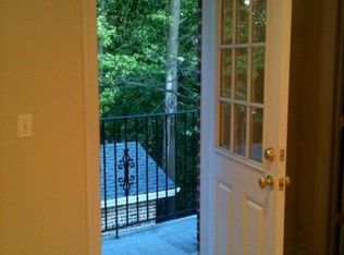26456 73rd Ave APT 2, Glen Oaks, NY 11004