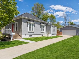 983 8th St, Marion, IA 52302