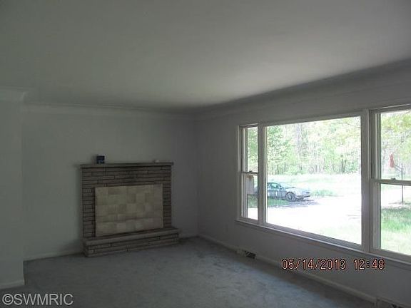 4th image of 4700 Poplar Ln
