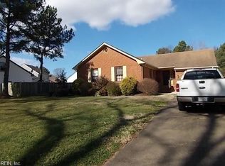 817 Woodrow Ct, Chesapeake, VA 23322