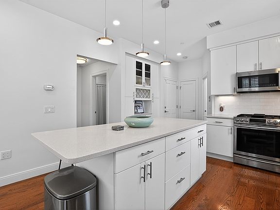 4th image of 99 Everett St Unit 3A