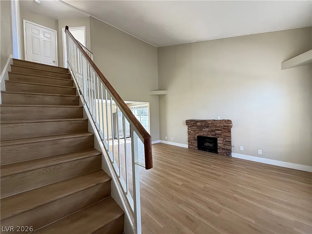 2 bed, 2.5 bath, 1247 sqft, $1,850 — Photo 3