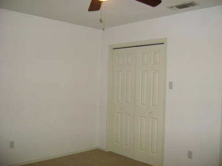 1714 Red Bud Ln — Photo 6
