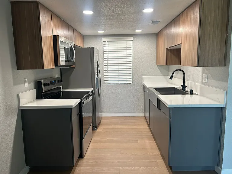 Corona Pointe Resort — Photo 183