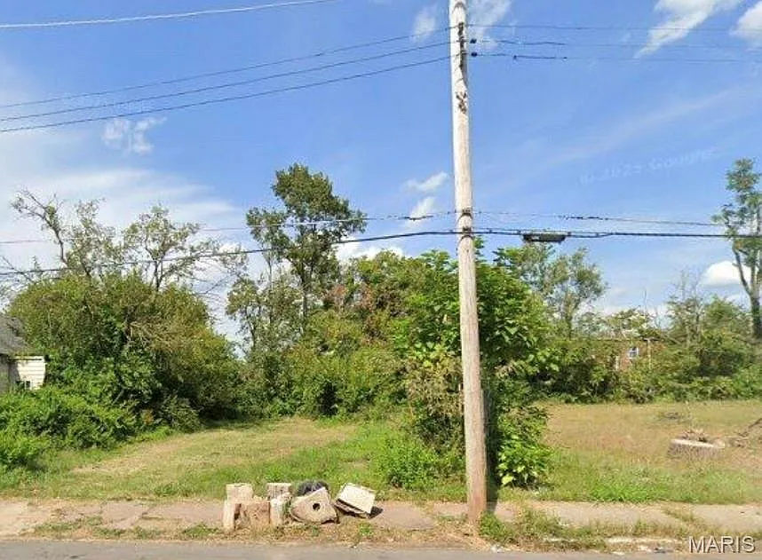 3937 Lee Ave photo 1