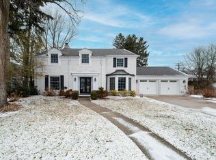 206 Stephens Rd, Grosse Pointe Farms, MI 48236