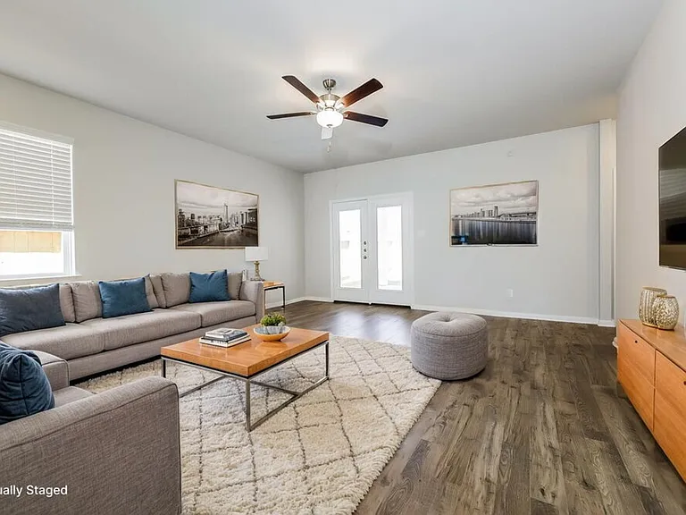 16431 Honeysuckle Hill Dr — Photo 3