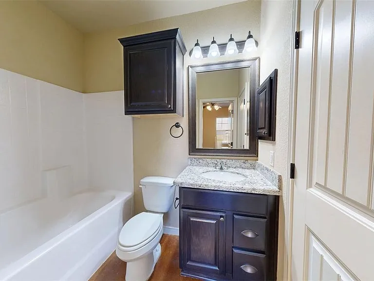 3009 Towers Pkwy — Photo 15