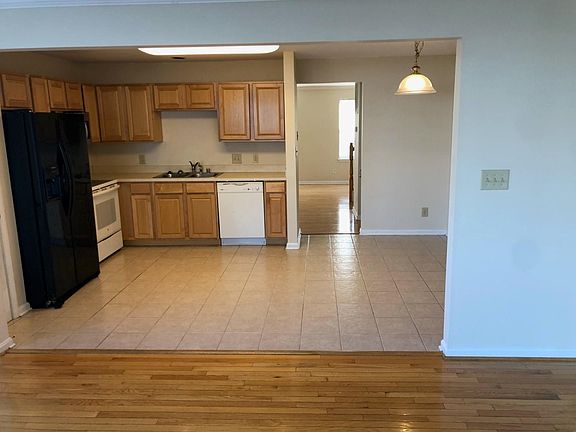 4th image of 7010 Wytheville Cir