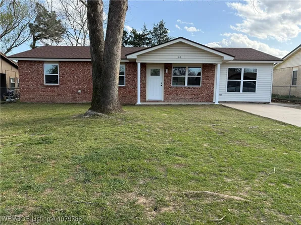 107 Farris Ave, Pocola, OK 74902