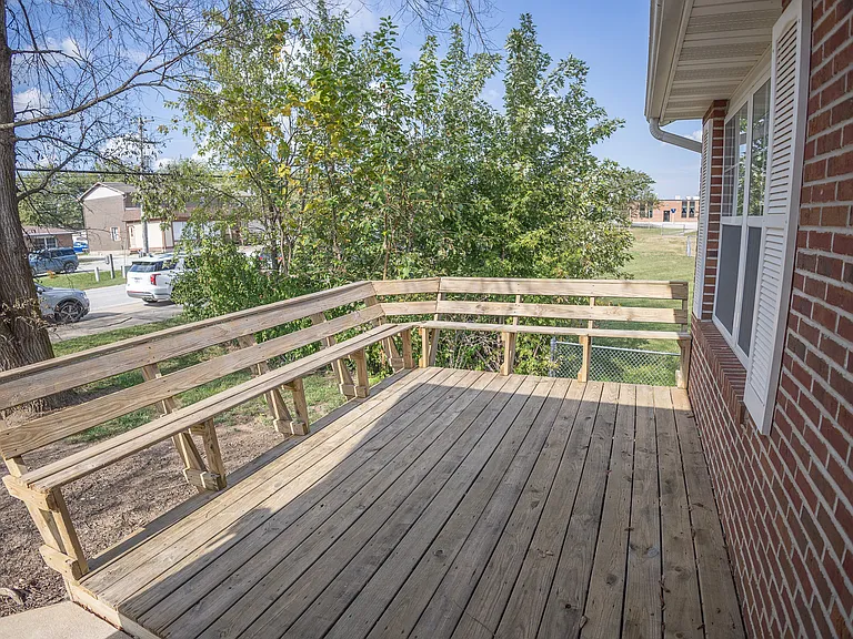 325 S Summit Dr #A — Photo 17