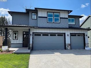 1449 NE Mary Ter #B, Estacada, OR 97023