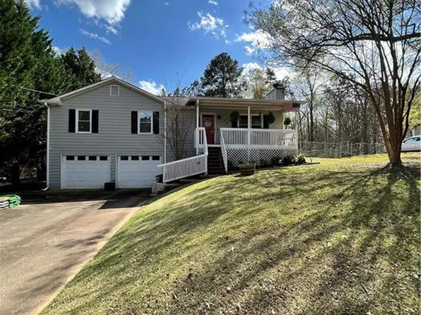 98 Village Dr, Hiram, GA 30141