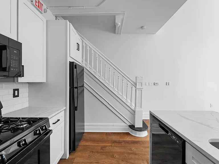5341 Kincaid St — Photo 3