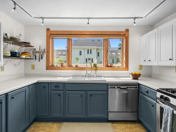 916 Giles St, Stoughton, WI 53589