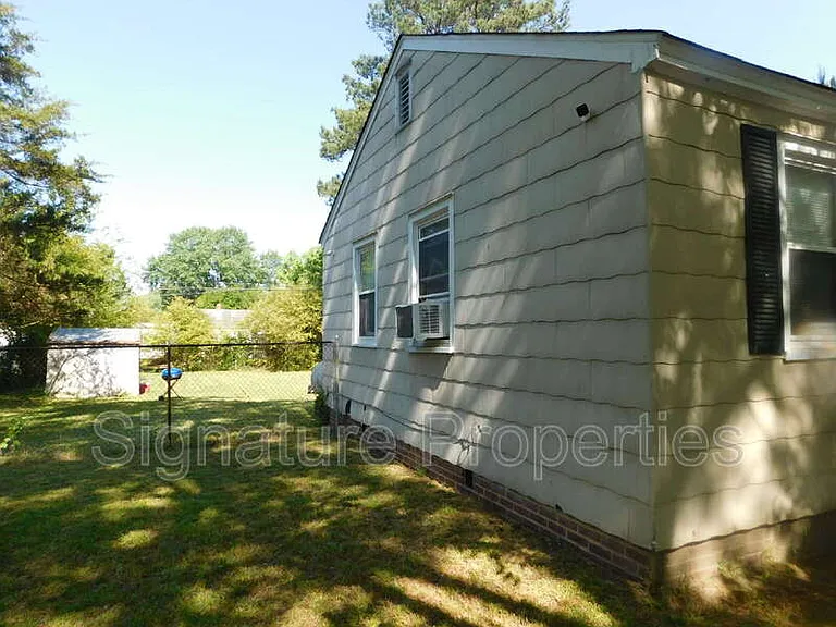 718 Yorkshire Dr — Photo 6