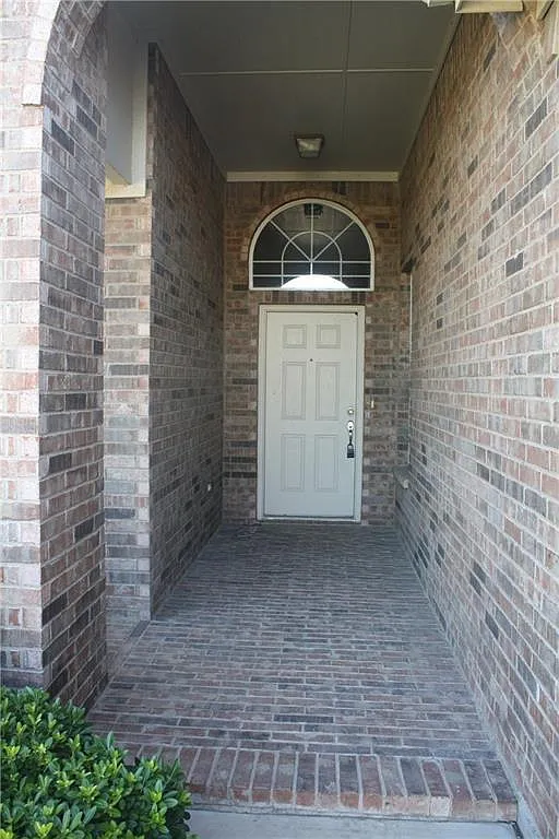 4 bed, 1785 sqft, $2,200 — Photo 3
