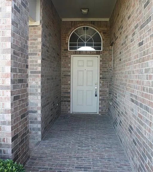 6101 Melanie Dr — Photo 3