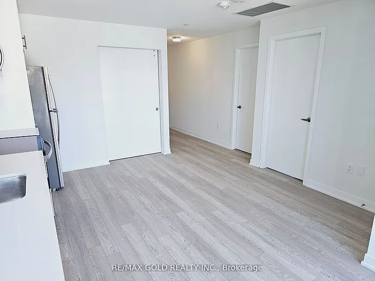 3401 Ridgeway Dr #411 — Photo 11