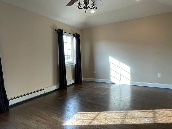 5th image of 14 Persimmon Ln