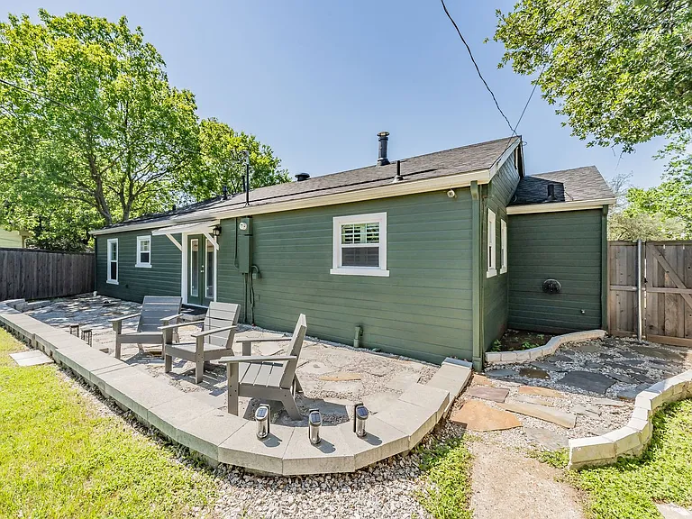 2157 W Lotus Ave — Photo 40