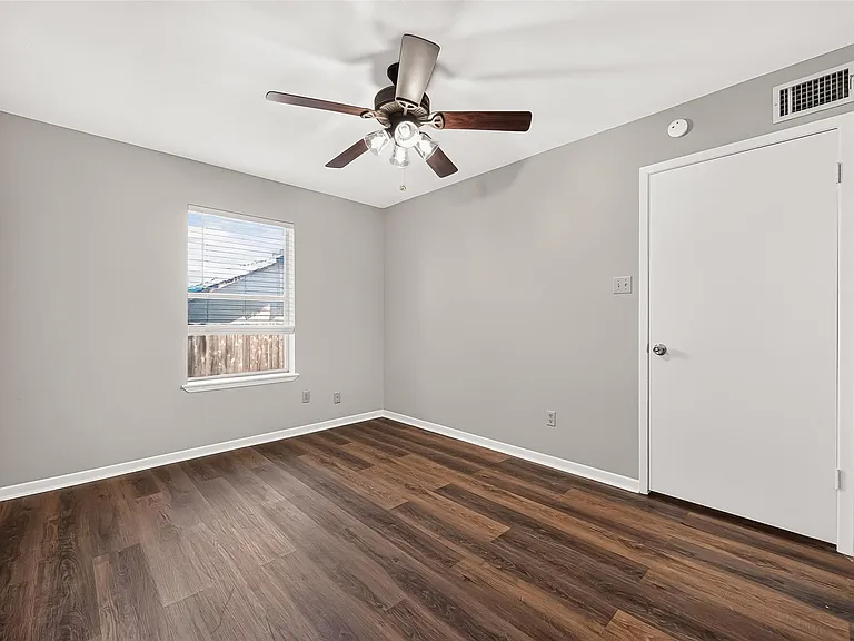 102 Libby Cir — Photo 33