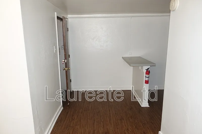 Building Photo - 1320 E 14th Ave #D