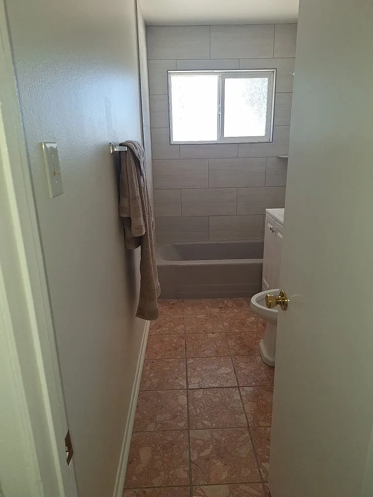 3 bed, 1142 sqft, $2,900 — Photo 4