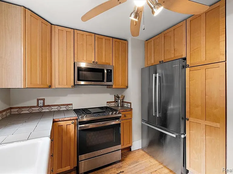 529 Hawthorn Ave — Photo 35