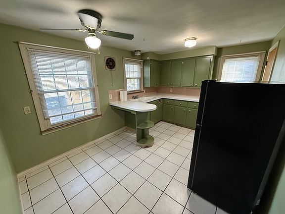 5th image of 424 Old Shay Ln APT 2