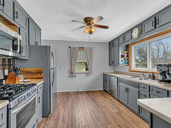 4th image of 419 2nd St N
