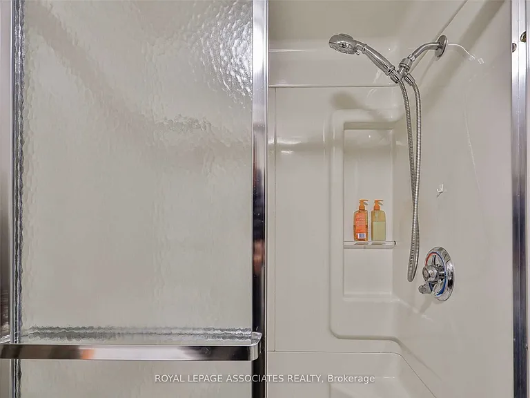 166 Lynnbrook Dr #BASEMENT — Photo 12