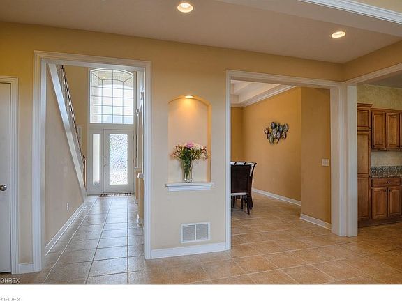 4th image of 257 Alden Ln