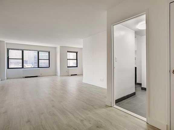 4th image of 120 E 34th St APT 8K