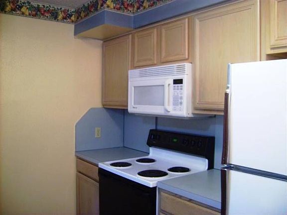 Microwave, Fridge & Stone