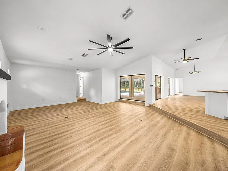 375 N Highview Ave — Photo 18