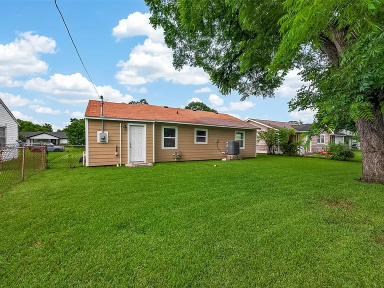 3922 Alsace St — Photo 29