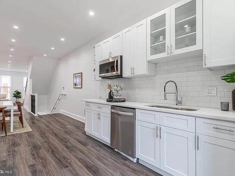 1630 N Bond St — Photo 14