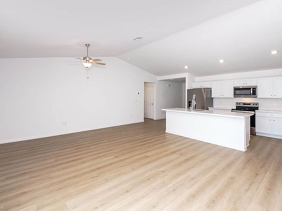5th image of 26 Palermo Ln