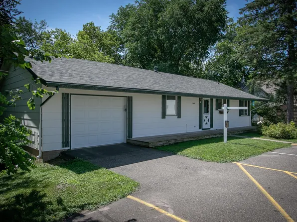 30435 Elm St, Lindstrom, MN 55045