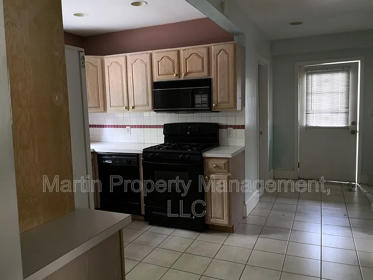9 Guinan St #1 — Photo 3