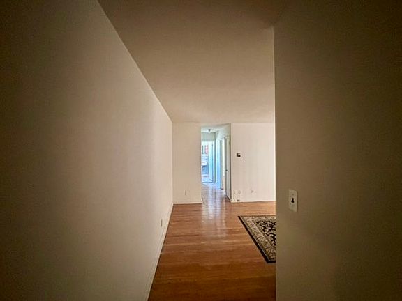 2nd image of 1515 W Grange Ave