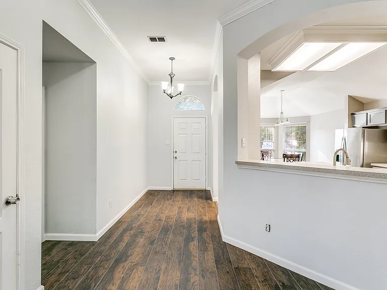2408 Graystone Ln — Photo 5