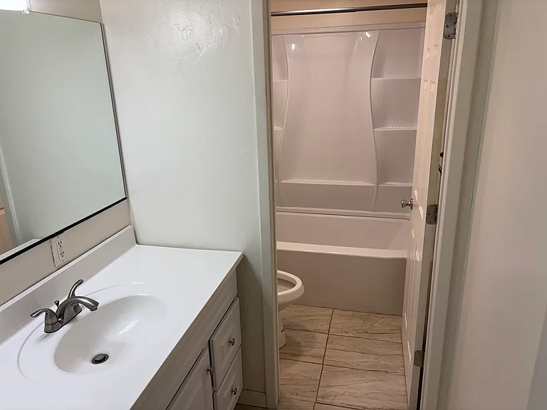 1117 N Stadium Ave #6 — Photo 7