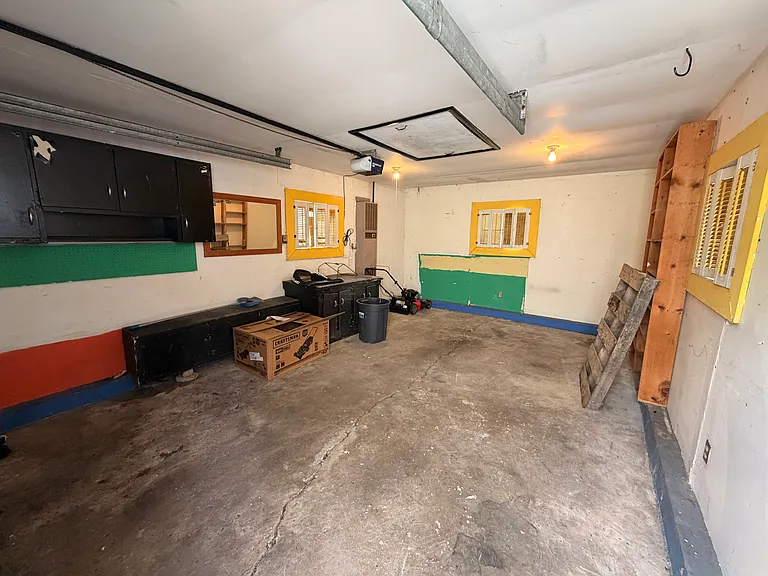 2117 N Maplewood Ave — Photo 8