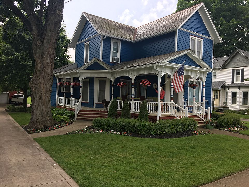 1st image of 165 W Main St